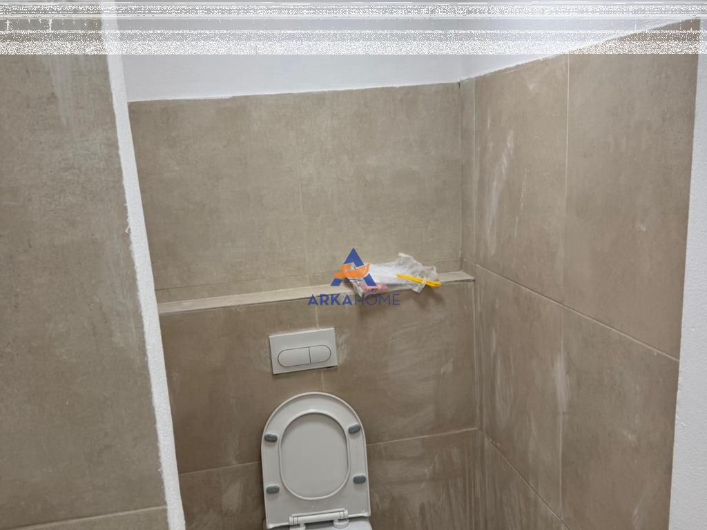 SHOP FOR RENT 38M2 "MINE PEZA STREET, AT DONIKA CENTER" 900 EURO