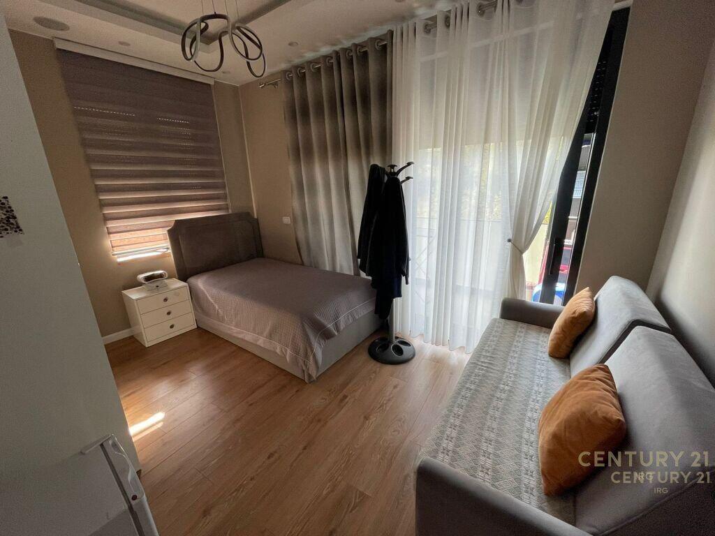Shitet apartament 3+1+2 në Rezidencën Park Gate, Rruga e Elbasanit
