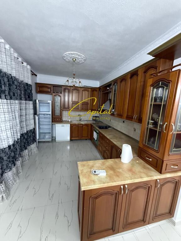 APARTAMENT ME QERA 2+1 SAUK 55.000 LEKE