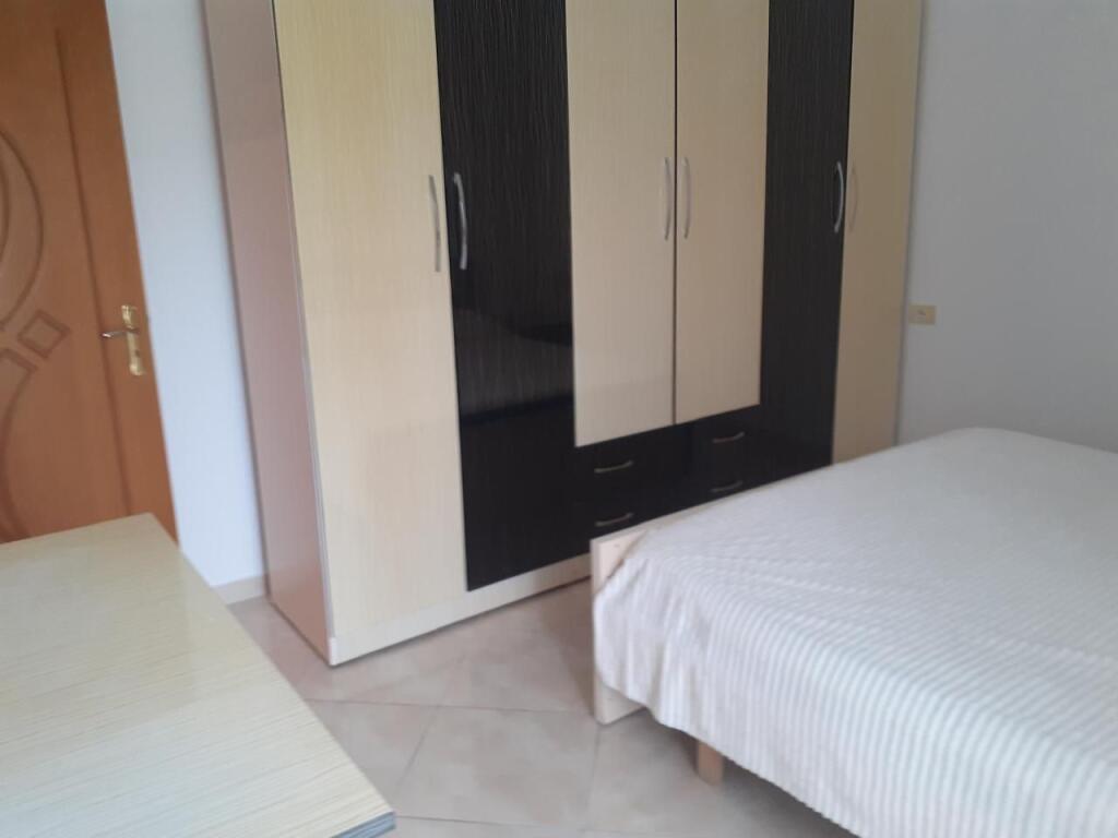 The second floor of a private house is for rent – Laprakë!!!