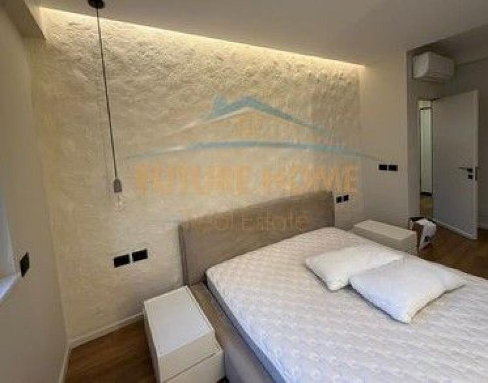 Qira, Apartament 2+1+2+POST PARKIMI Liqeni i Thate.