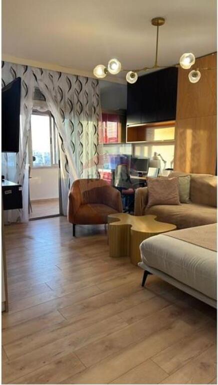 Apartament 2+1 i mobiluar