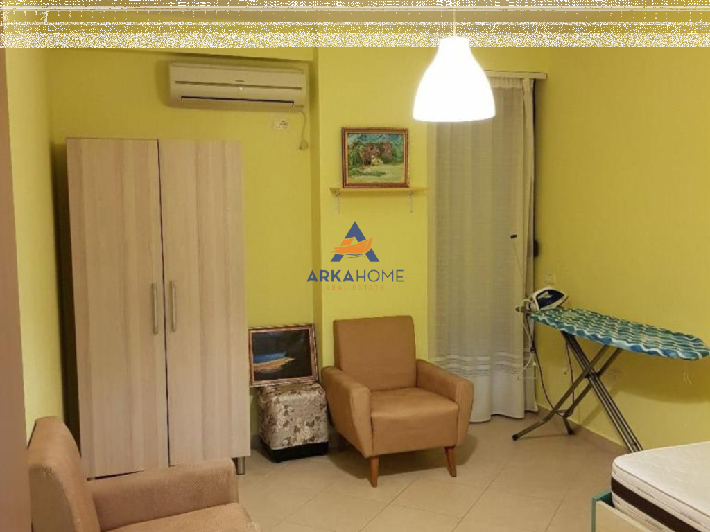 AFFITTASI APPARTAMENTO 2+1+BALCONE "VIA RAMAZAN SHIJAKU, VIA DELLE BARRICATE" 680 EURO