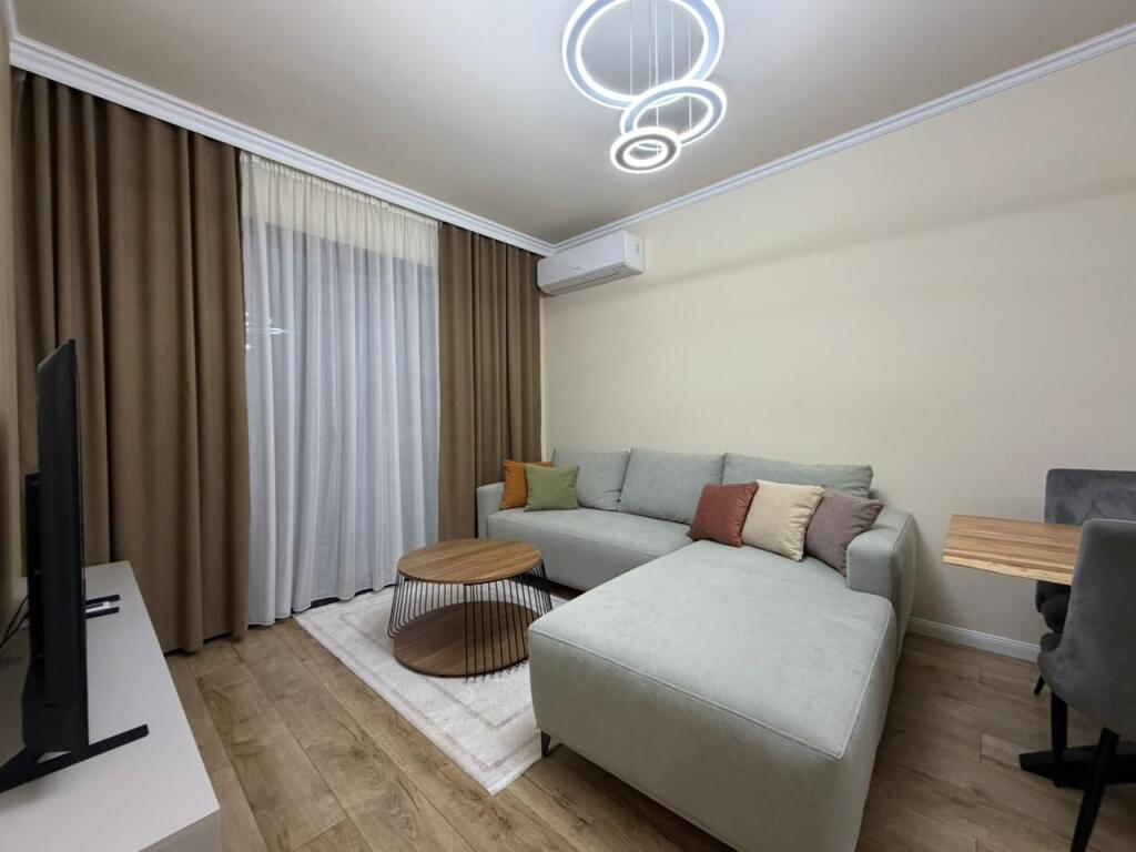 Apartment 1+1 for rent at Montesori School near Liqeni i Thate.