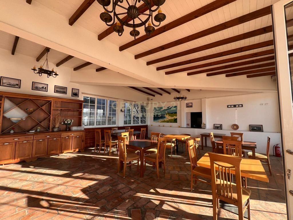 Hotel + Restaurant for rent – Kavaja Rock (First Line with the Sea)

