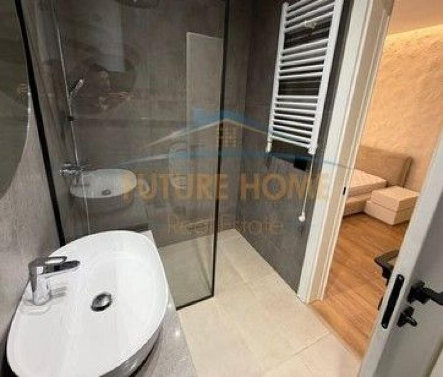 Qira, Apartament 2+1+2+POST PARKIMI Liqeni i Thate.