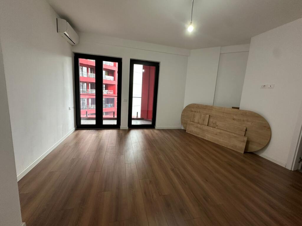AMBIENT PER ZYRE TE ARLIS NDERTIM FARMCIA 10