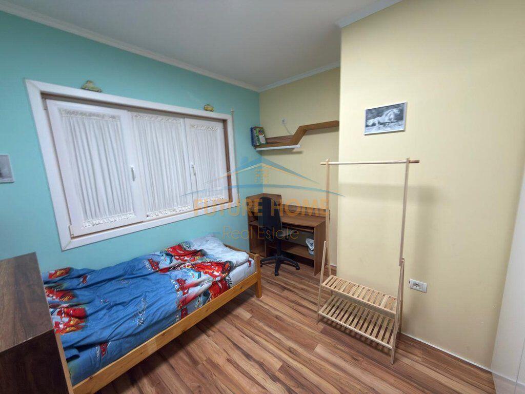Affitto, Appartamento 3+1+2+Posto Auto, Lago Secco, Tirana.
