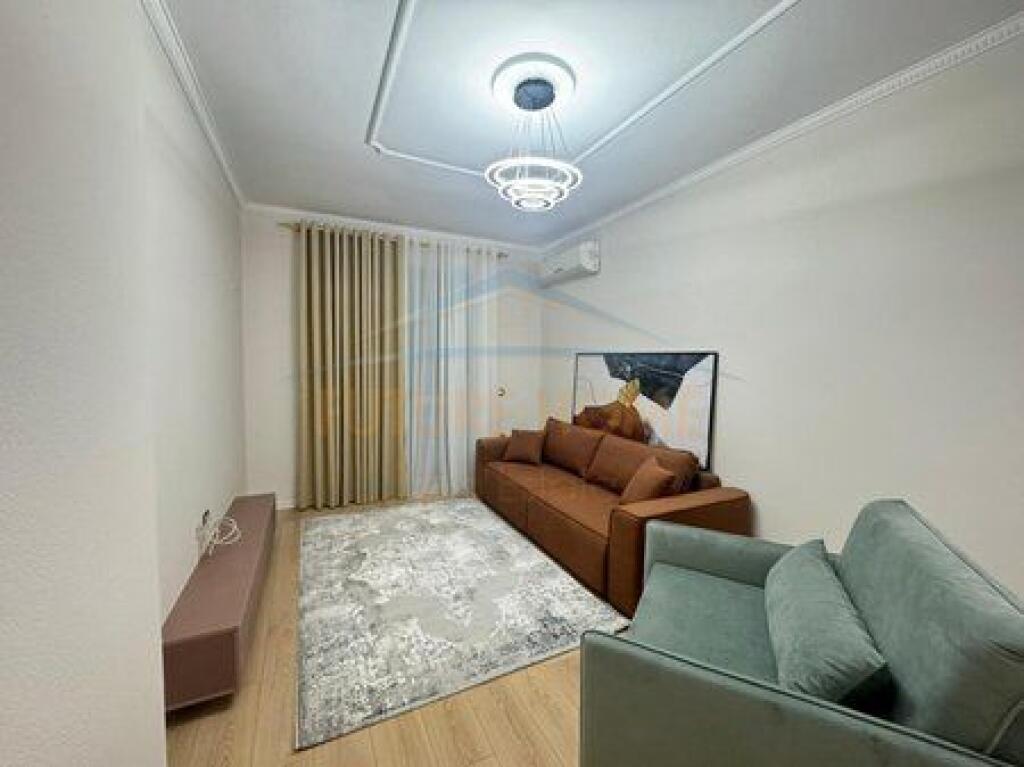 Shitet, Apartament 2+1+2, Misto Mame