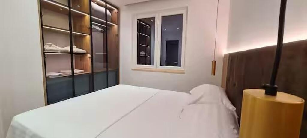 Qera, Apartament 1+1. Komuna e Parisit, Tiranë