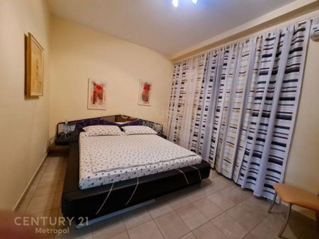 APARTMENT FOR RENT 1+1 ON BRIGADA 8-ISH STREET BLOK!
