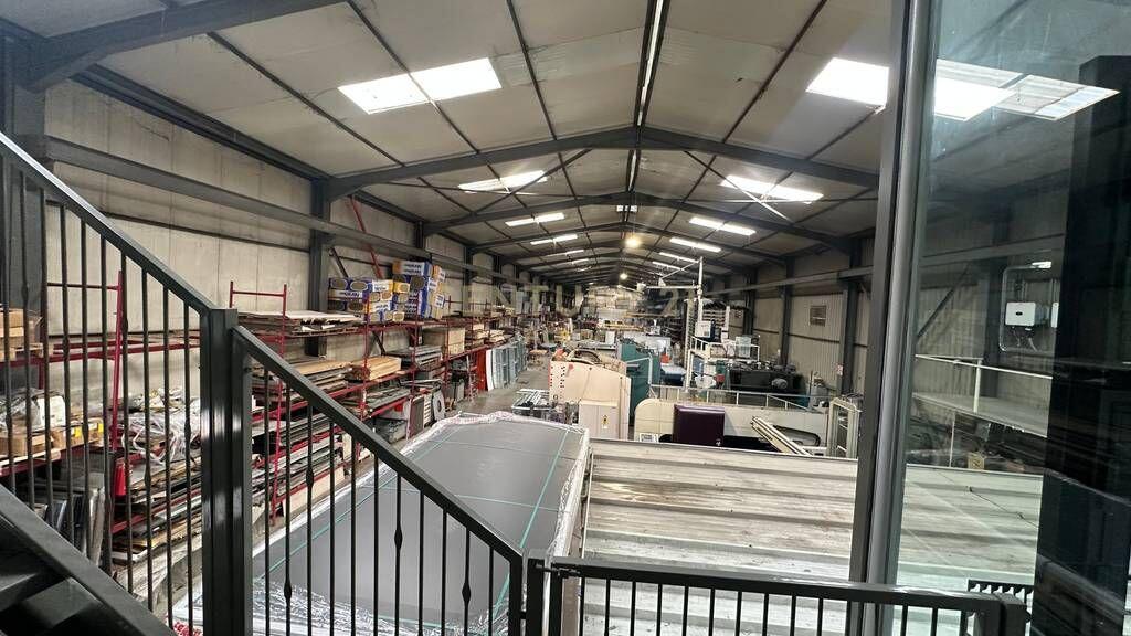 Complesso Industriale Multifunzionale in Vendita – Investimento Strategico