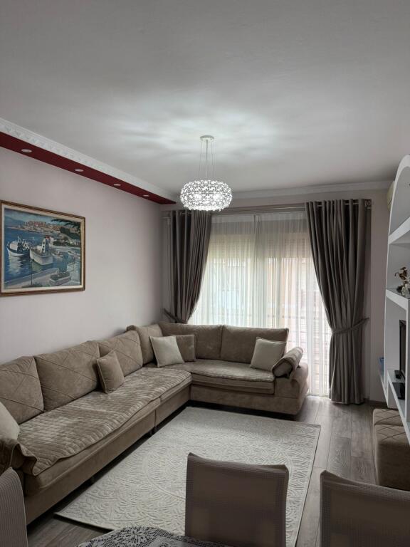Apartament 1+1, Don Bosko!
