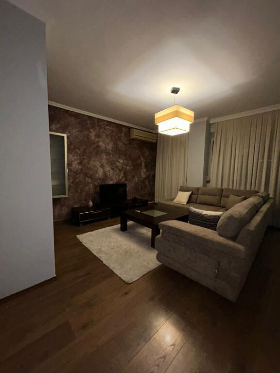 🏙️ APARTAMENT 2+1+2 ME QIRA – VILA GOLD