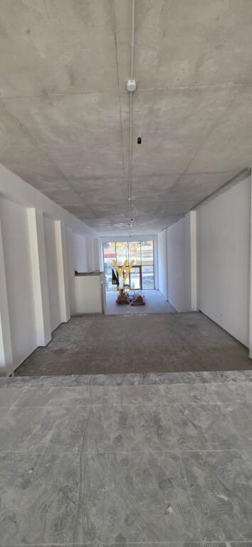 SHOP FOR RENT 125 M2 ON BARRIKADAVE STREET 3,500 EURO