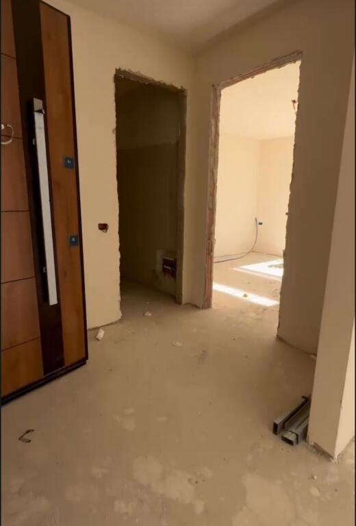 Shitet Apartament  1+1 , Liqeni i Thate !