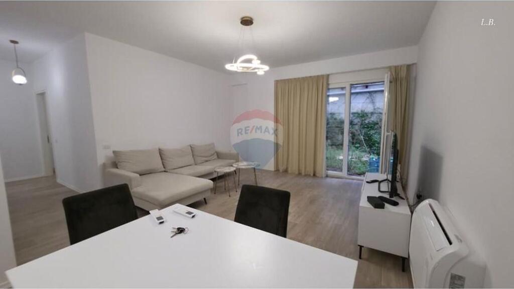 Jepet Apartament me Qira – FZ Residence!!