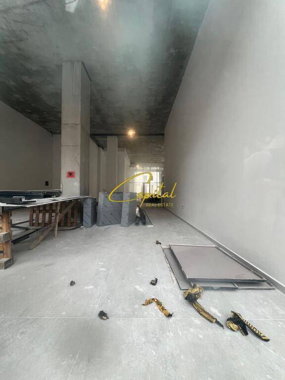 SHOP FOR RENT 200 M2 BARRIKADAVE STREET 4,500 EURO