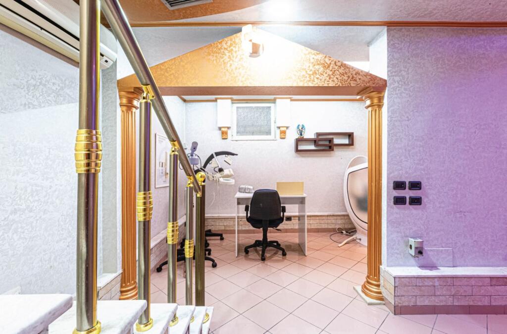 In Affitto: Locale con 2 Piani 📍Mine Peza/Via Durazzo || (800€/mese) Super Posizione, Vicino al Centro