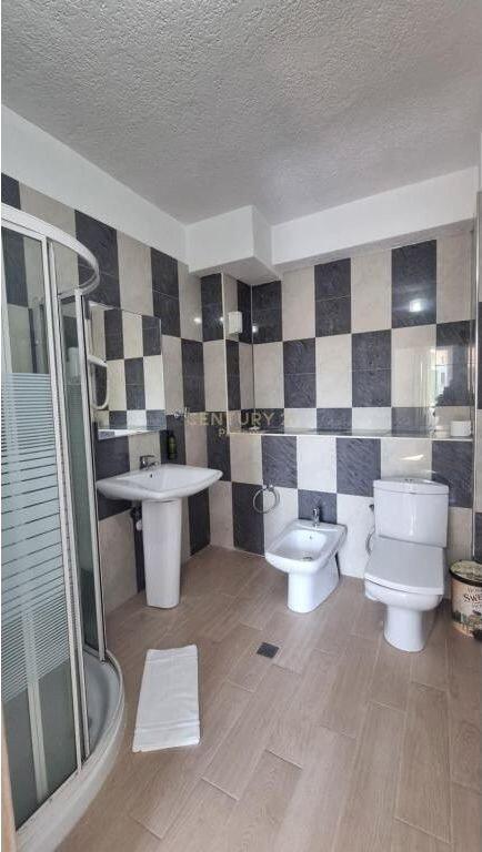 Hotel + Restaurant for rent – Kavaja Rock (First Line with the Sea)
