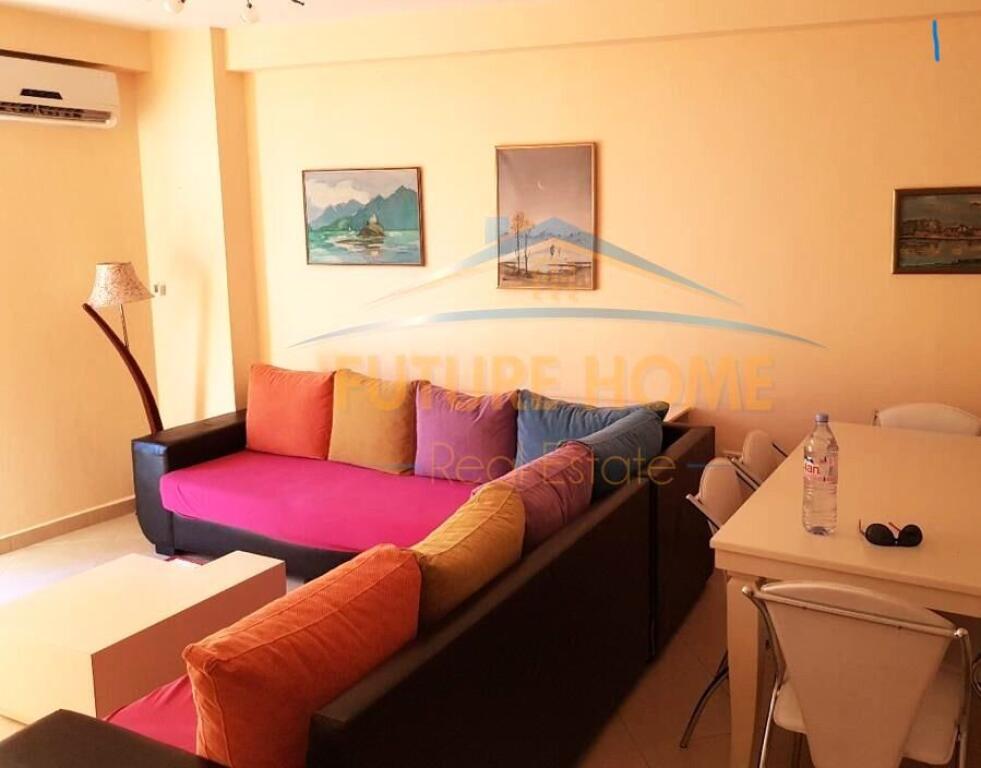 Apartament 2+1+2, per Qira, Rruga e Barrikadave Tirane
