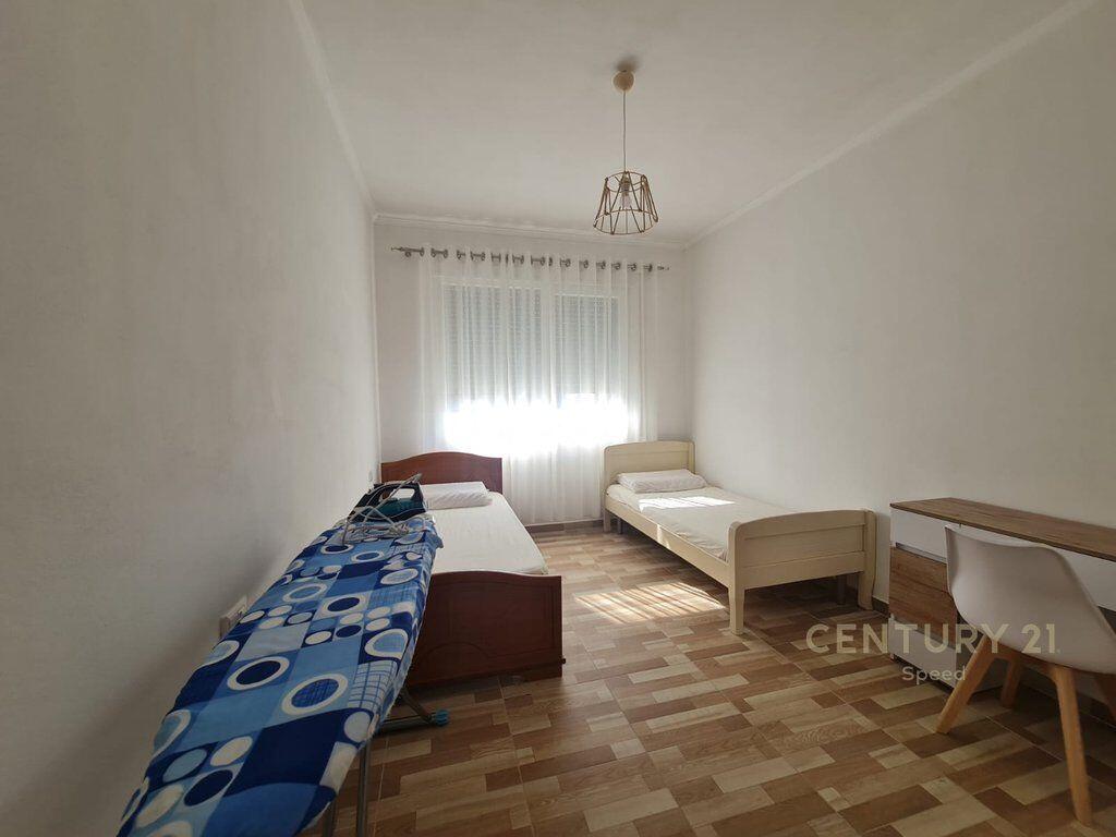 Affittiamo un appartamento 2+1, di fronte alla scuola “Zonja e Këshillit të Mirë” !!