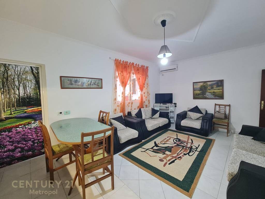 Jap me qira apartament 1+1, ne rrugen Naim Frasheri prane Zogut te Zi!
