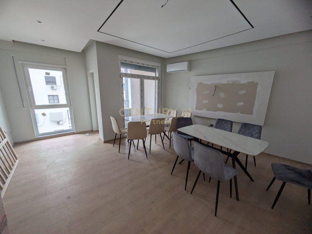 APPARTAMENTO 2+1+2 IN VENDITA IN VIA 5 MAJI VICINO AL CONCORD CENTER  179.000 €