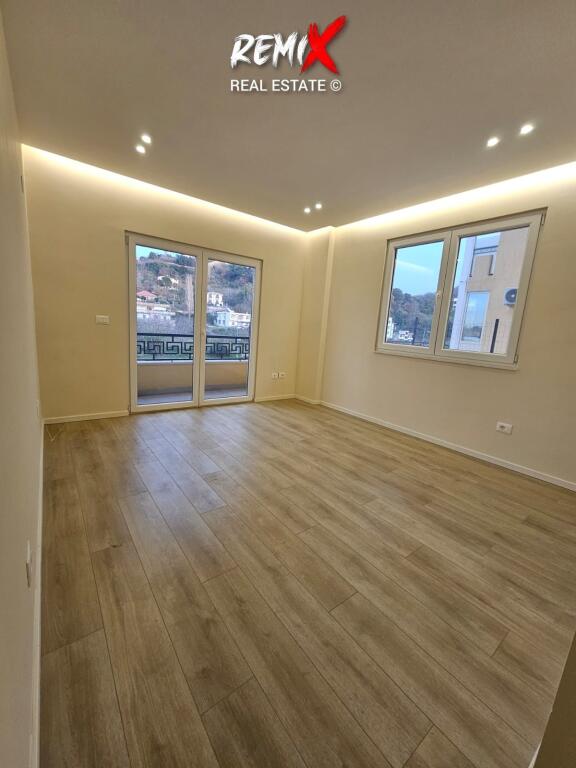 🏡 VENDESI APPARTAMENTO 1+1 + VERANDA – ROCCIA DI KAVAJË