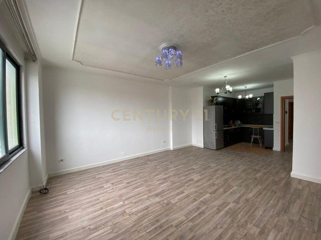 Jepet me qira apartament 3+1+2 per zyra, te Ish Ekspozita