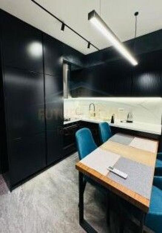 Qera, Apartament 2+1+ POST PARKIMI, Qendër, Tiranë