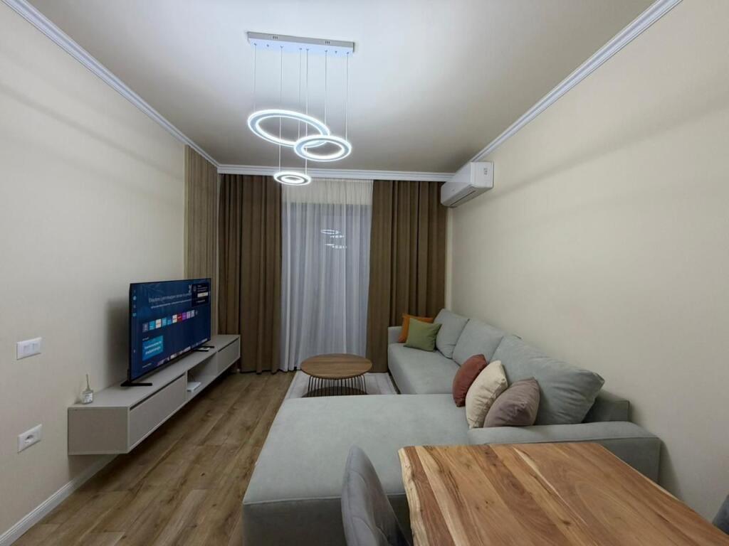 Apartment 1+1 for rent at Montesori School near Liqeni i Thate.