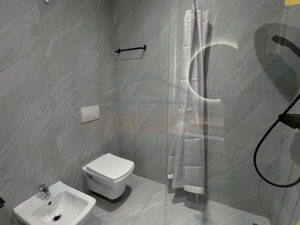 Affitto, Appartamento 2+1+Posto Auto, Lake View Residence, Tirana.