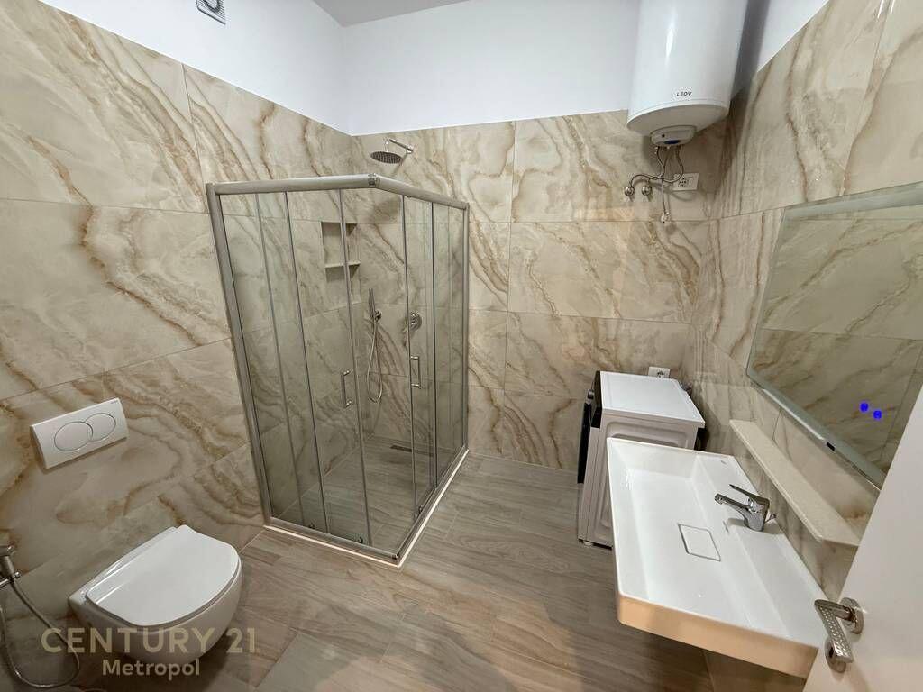 JEPET ME QIRA APARTAMENT 2+1+2, KAMËZ QENDËR!