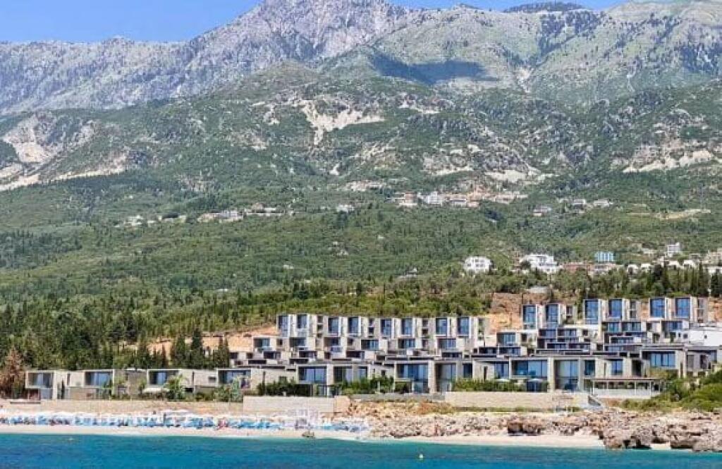Villa Twin in Vendita: (Olea Residence Dhermi) con 3 Camere da Letto e 2 Posti Auto 🧨(935,000€) 🧨