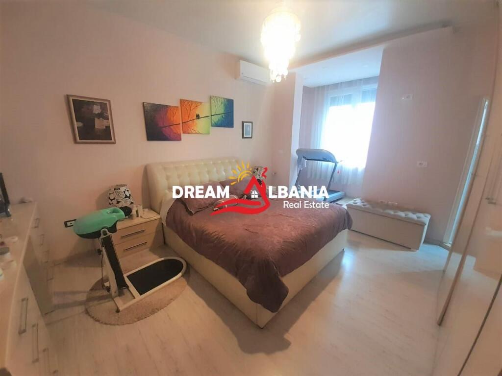 OCCASIONE!!! Edificio di 4 piani in vendita a Don Bosko vicino al Complesso Vizion a Tirana (ID 4151064 )