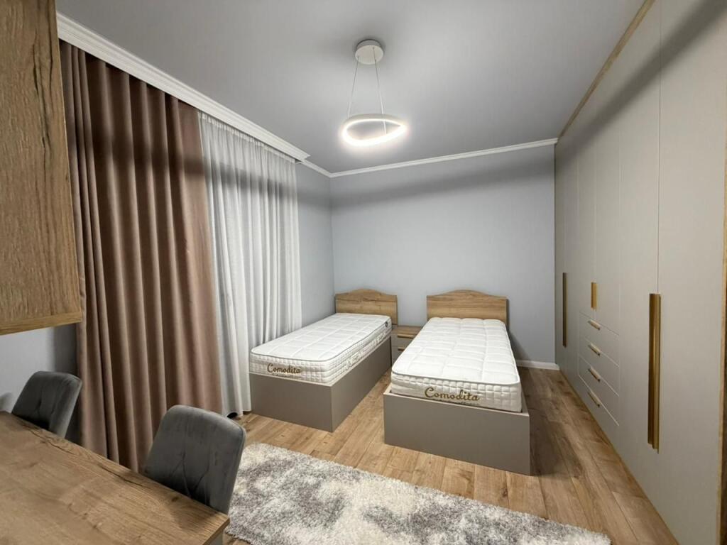 Apartament 2+1 per qira tek Montesori School tek Liqeni i Thate.