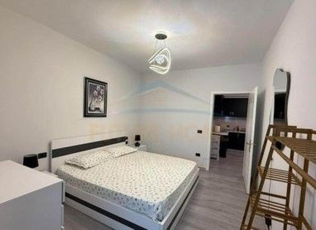 Qera Apartament 1+1 Unaza e Re