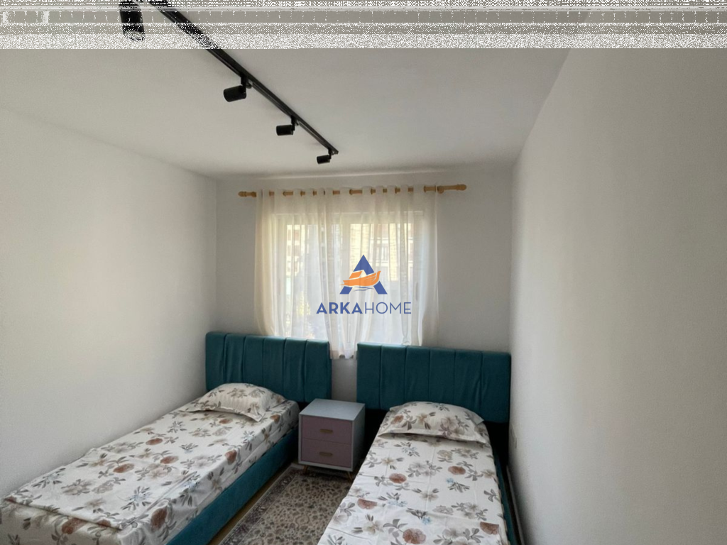 AFFITTASI APPARTAMENTO 2+1+ BALCONE "BULEVARDI ZOGU I PARE " 800 EURO