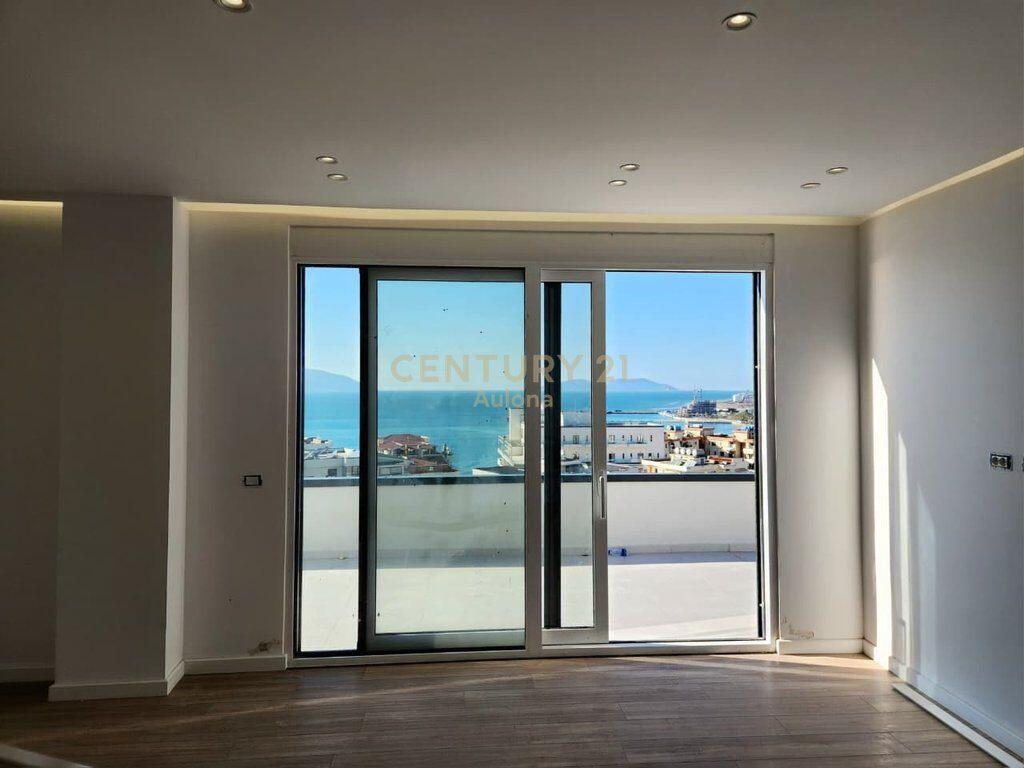 Attico di lusso in vendita vicino a “Lungomare 1” – con posto auto