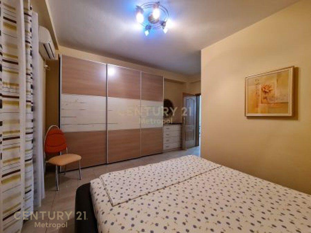 APARTMENT FOR RENT 1+1 ON BRIGADA 8-ISH STREET BLOK!
