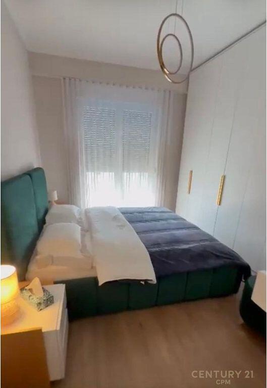 Shitet Apartament 2+1+2 me Parkim me Çmim Ekstra – Bulevardi i Ri, Tiranë