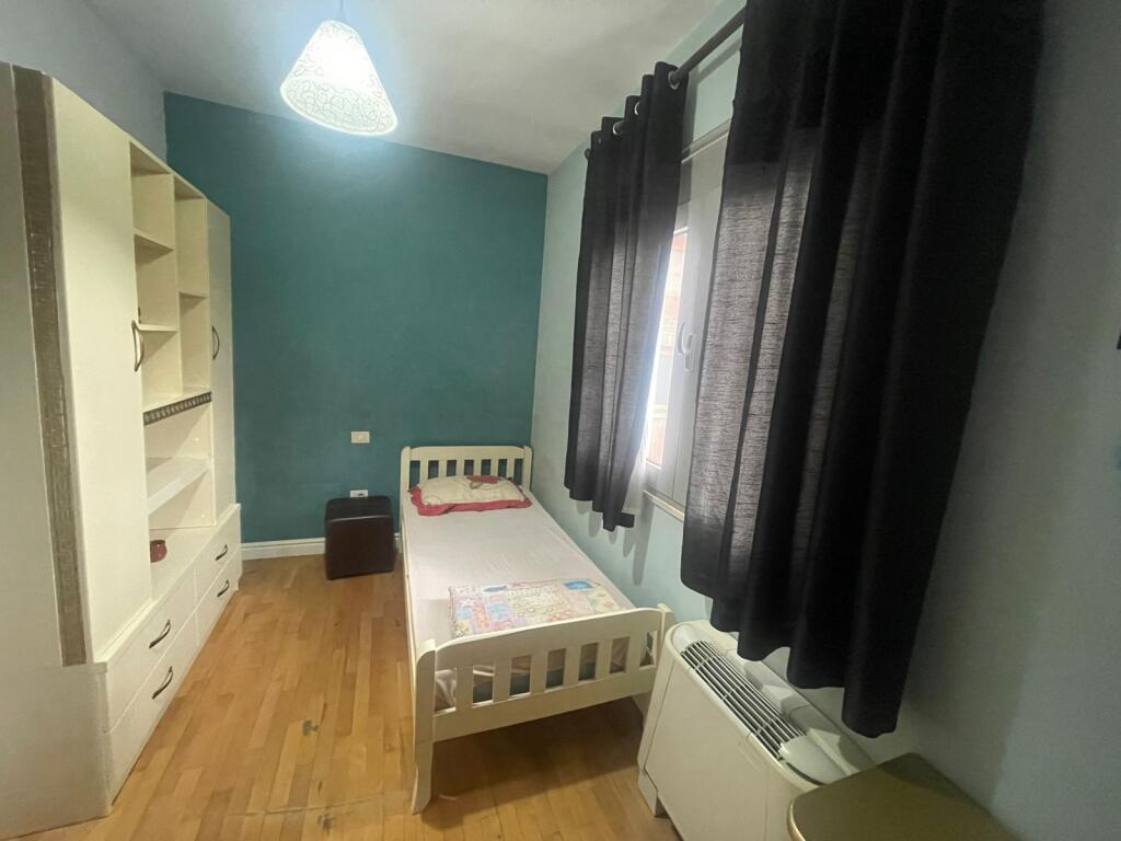 🏡 Vilë me qira dy-katëshe – Bulevardi i Ri💶 Çmimi: 1.000 € / muaj