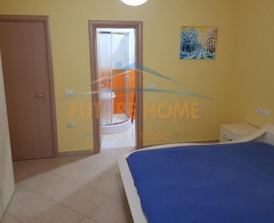 Qira, Apartament 2+1+2, Rruga e Barrikadave.