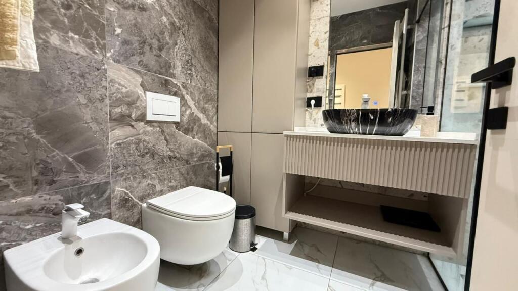 Apartament 2+1 me qira tek Liqeni Artificial!