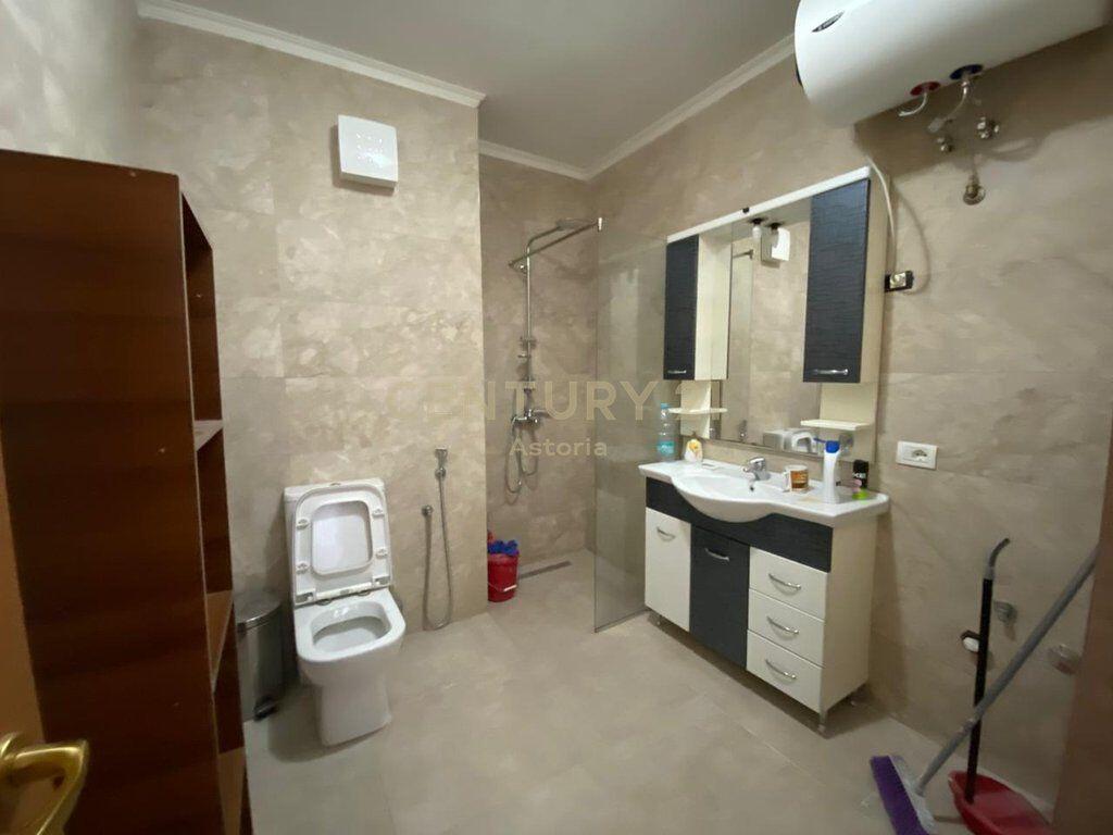 Jepet me qira apartament 3+1+2 per zyra, te Ish Ekspozita