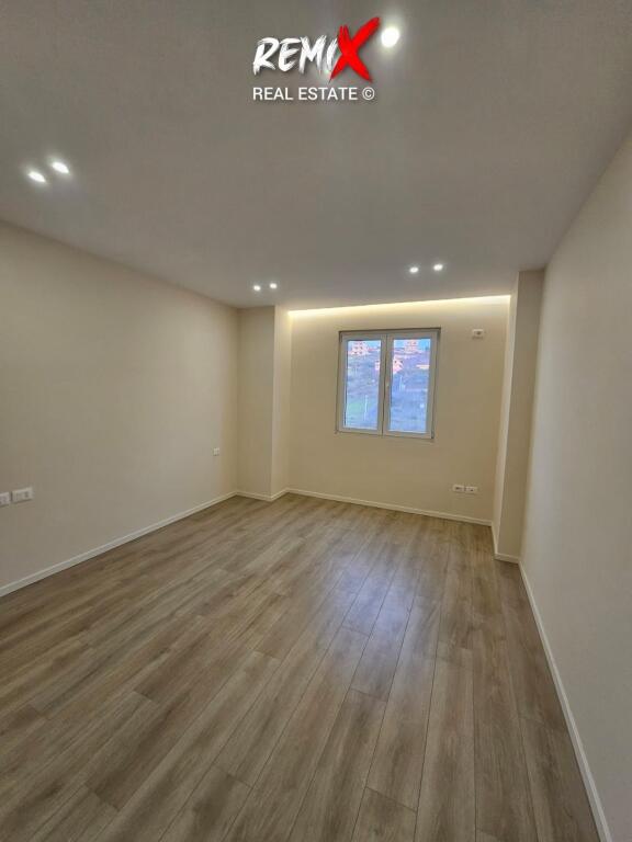 🏡 VENDESI APPARTAMENTO 1+1 + VERANDA – ROCCIA DI KAVAJË