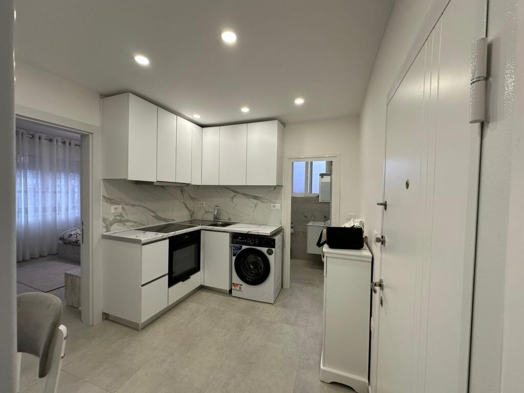 🏠 Appartamento 2+1 in Affitto  📍 Selvia, vicino alla Scuola “Siri Kodra”💰 60.000 lek / mese