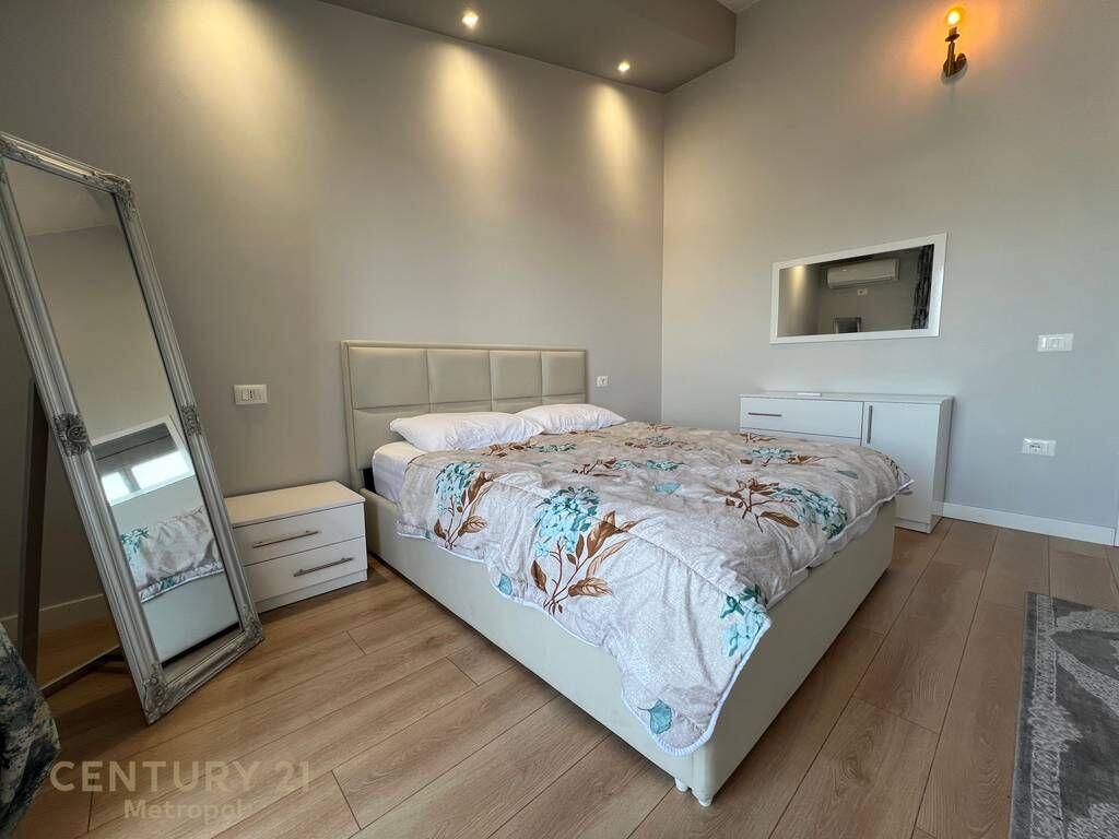 AFFITTO APPARTAMENTO DUPLEX 2+1, CON VERANDA VIA BILL CLINTON!