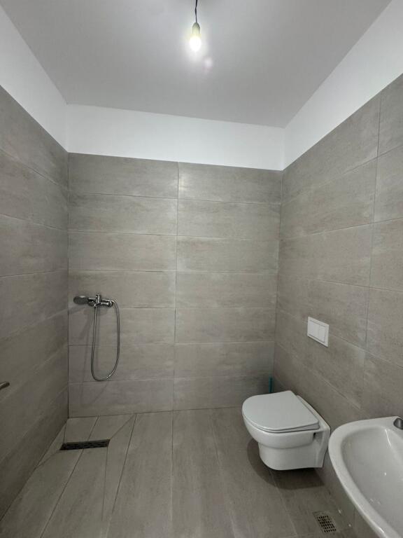 VENDESI APPARTAMENTO 2+1 VICINO ALLE VILLE TEDESCHE